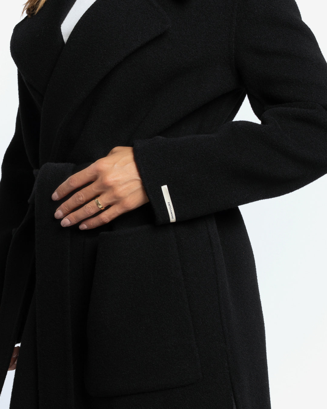 Cappotto midi con cappuccio in lana e cashmere nero