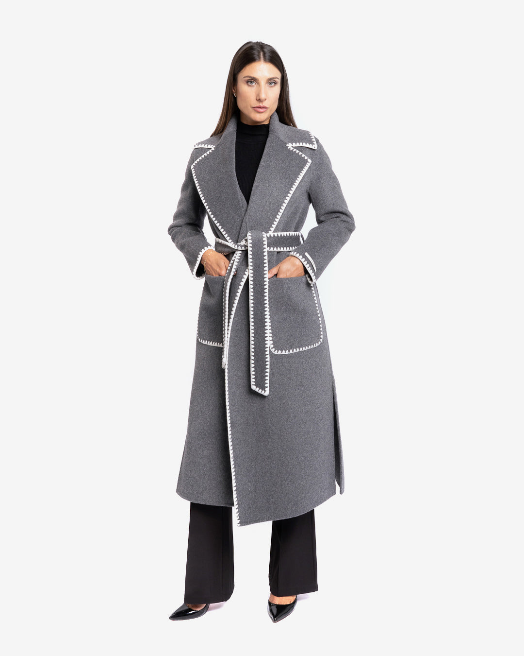 Cappotto con profilo ricamato bianco in lana e cashmere