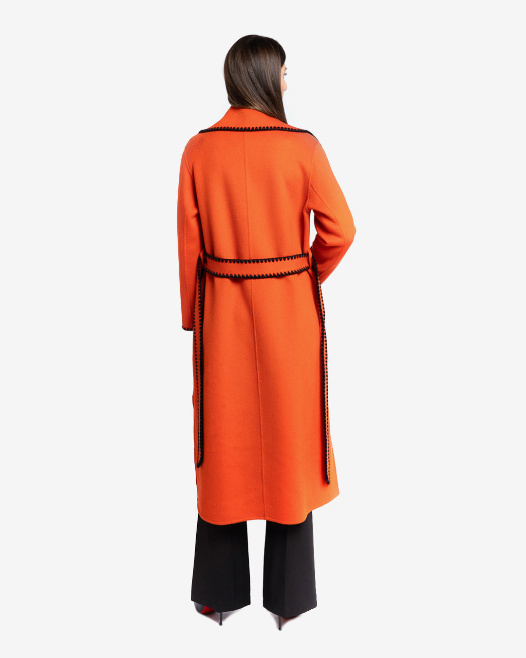 Cappotto con profilo ricamato nero in lana e cashmere arancione