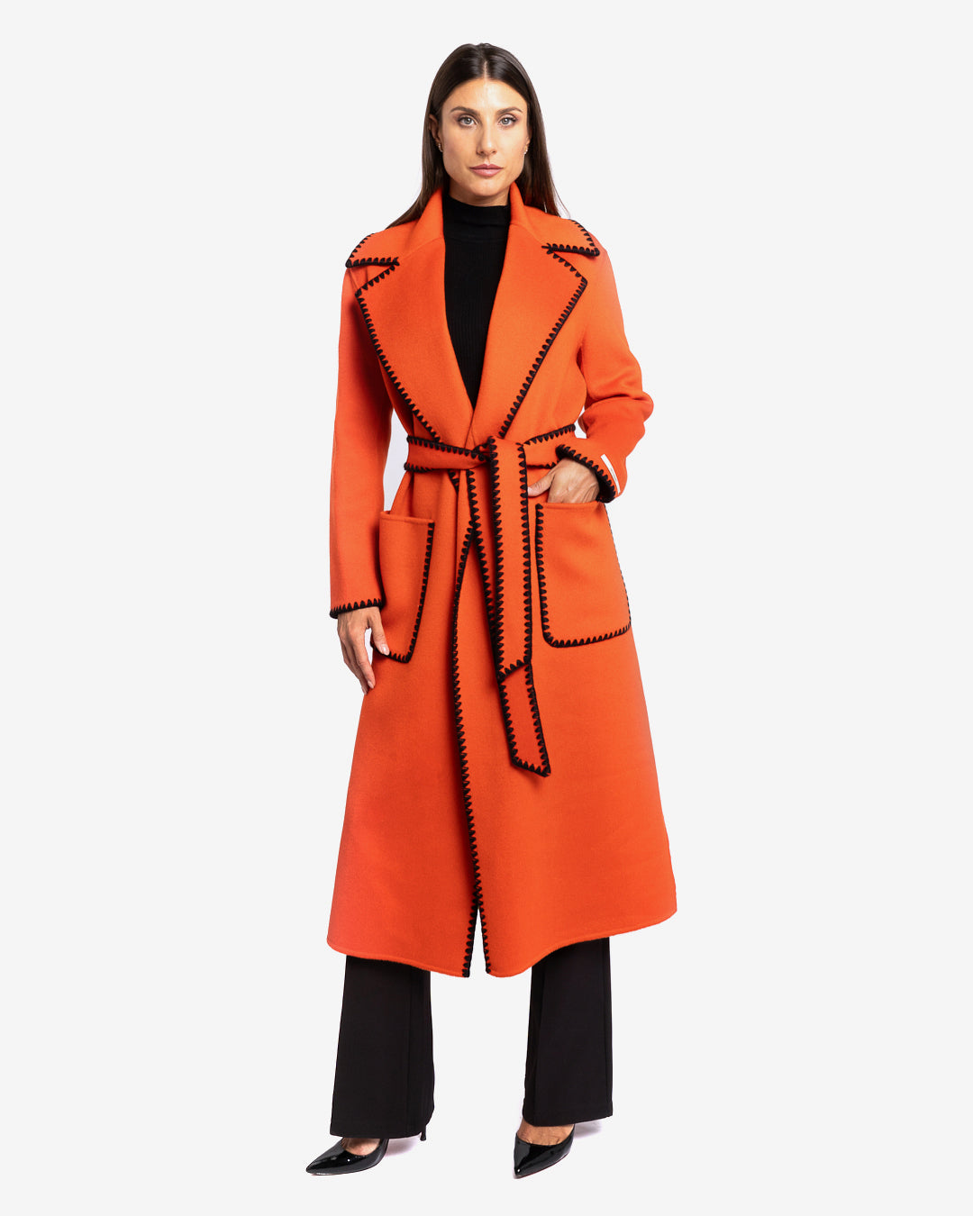 Cappotto con profilo ricamato nero in lana e cashmere arancione