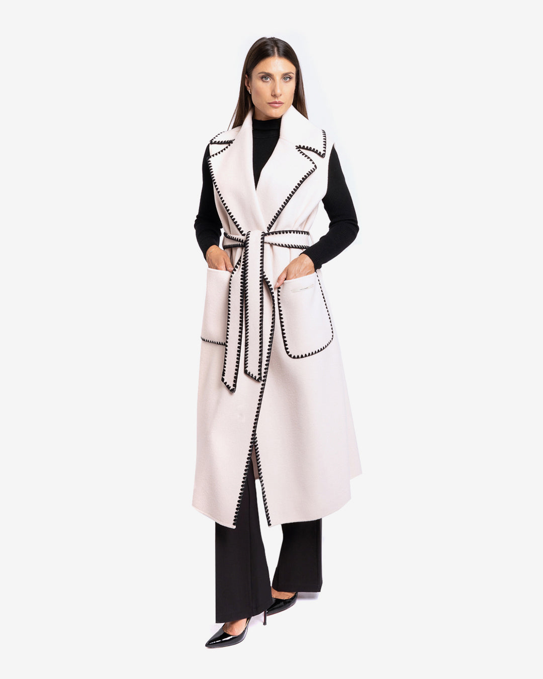 Cappotto smanicato con profilo ricamato nero in lana e cashmere champagne